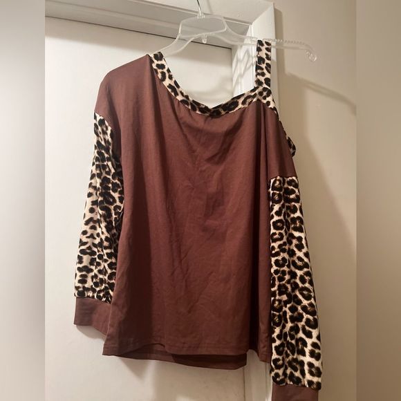 Brown and leopard top - Picture 2 of 5